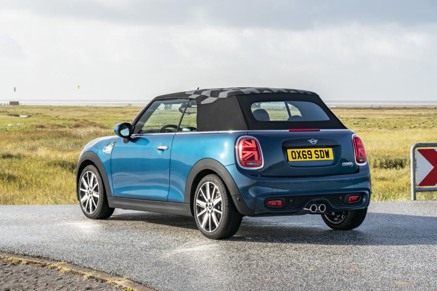  Mini Cooper S Cabrio Sidewalk (F57) 2020 года  (WW) (фото 10 из 53)